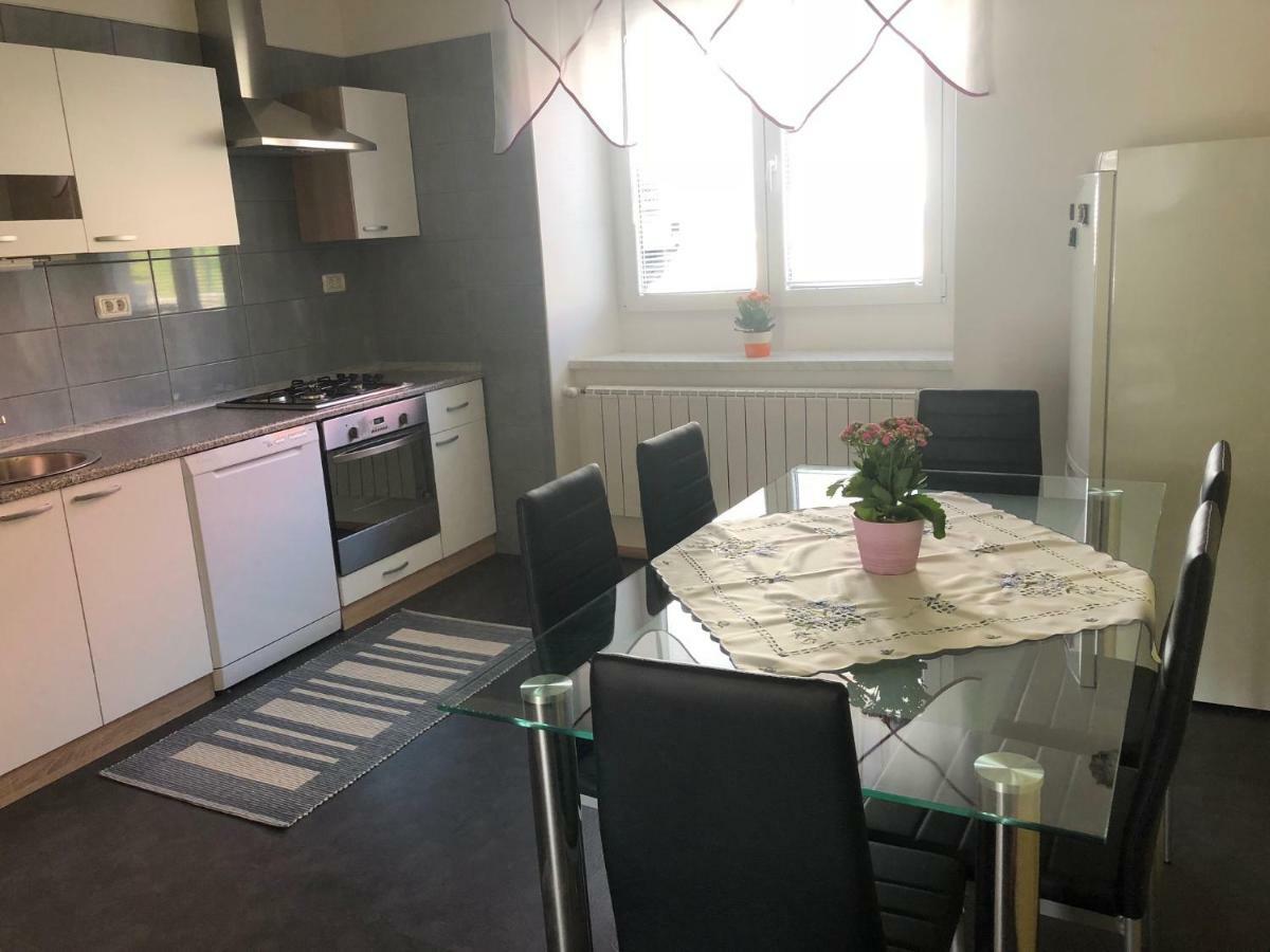 Apartma Mahnic Postojna Buitenkant foto